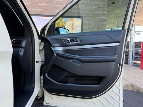 Used 2018 Ford Explorer XLT w/ Equipment Group 201A FWD image 33