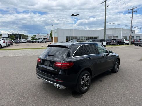 Used 2019 Mercedes-Benz GLC 300 4MATIC image 5