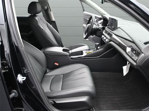 Used 2024 Acura Integra image 6