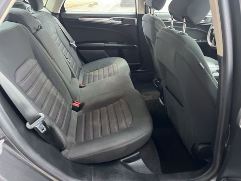 Used 2020 Ford Fusion SE image 14