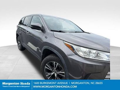 Used 2017 Toyota Highlander LE