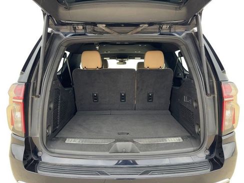 Used 2024 Chevrolet Suburban Premier RWD image 18