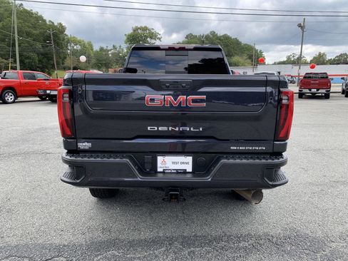 Used 2024 GMC Sierra 2500 Denali image 4