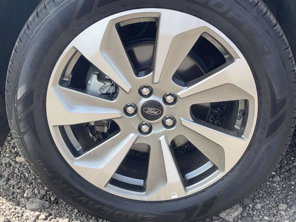 Used 2025 Ford Escape Platinum AWD/4WD image 15