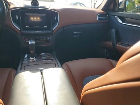 Used 2019 Maserati Ghibli GranLusso image 14