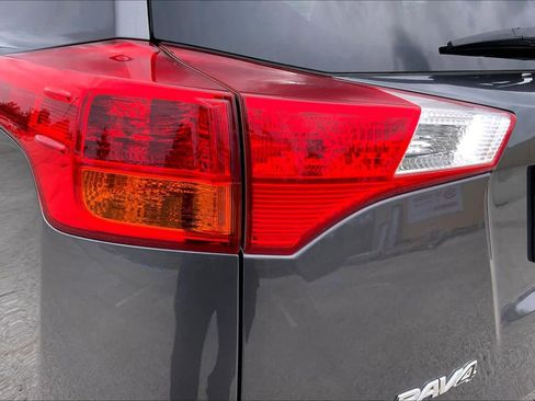 Used 2014 Toyota RAV4 LE FWD image 28