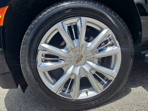 Used 2021 Chevrolet Tahoe High Country w/ Premium Package AWD/4WD image 9