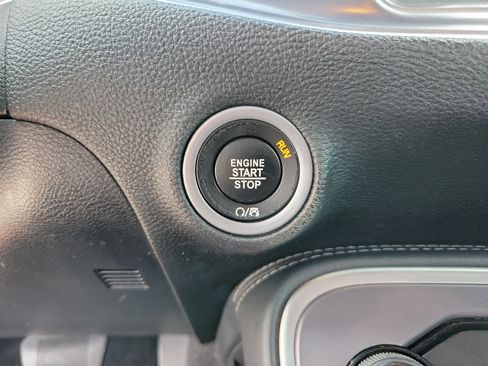 Used 2020 Dodge Challenger SXT RWD image 10