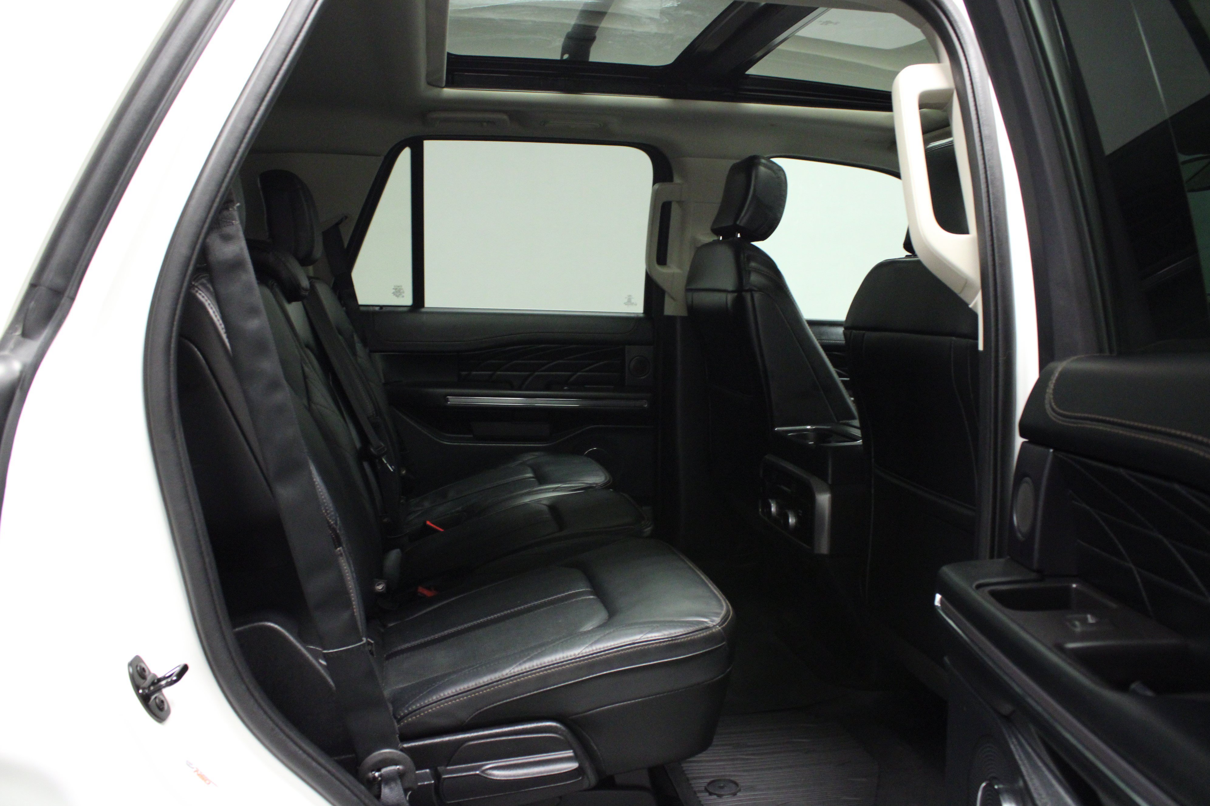 Used 2020 Ford Expedition Platinum AWD/4WD image 16
