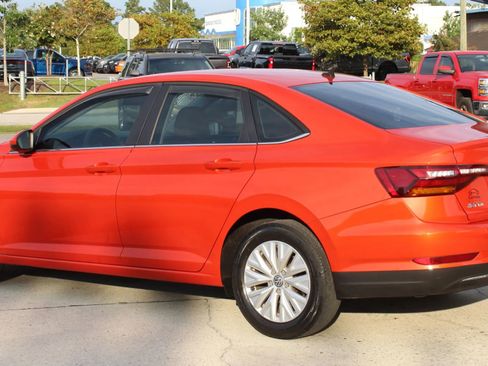 Used 2019 Volkswagen Jetta S image 3