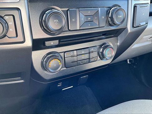 Used 2018 Ford F150 XLT w/ XTR Package image 33