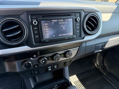 Used 2019 Toyota Tacoma SR5 AWD/4WD image 16