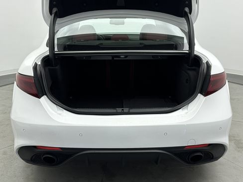 Used 2022 Alfa Romeo Giulia Veloce image 30