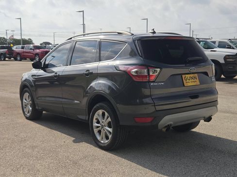 Used 2018 Ford Escape SE w/ SE Sync 3 Package FWD image 5