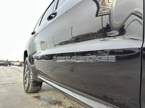 Used 2018 Jeep Grand Cherokee High Altitude image 16