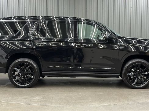 Used 2026 GMC Yukon Denali w/ Sun & Power Step Package AWD/4WD image 6