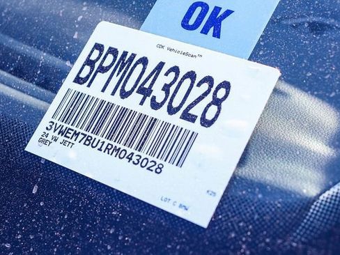 Used 2024 Volkswagen Jetta SE image 31