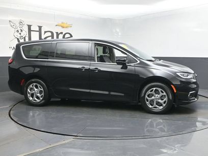 Used 2024 Chrysler Pacifica Limited