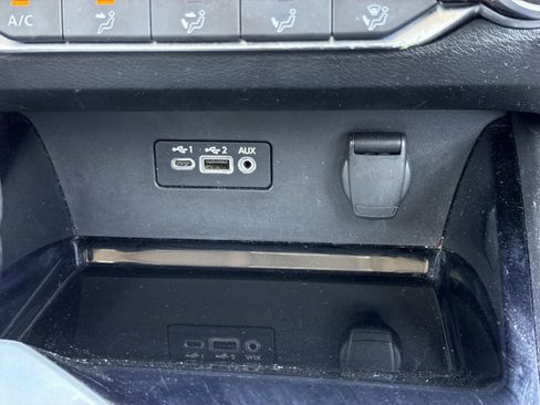 Used 2024 Nissan Altima 2.5 SV FWD image 12