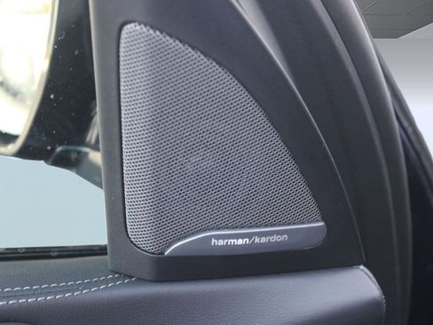 New 2026 BMW X7 M60i image 23