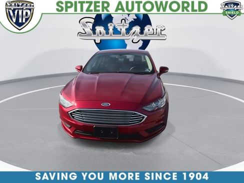 Used 2017 Ford Fusion SE w/ Fusion SE Technology Package FWD image 3