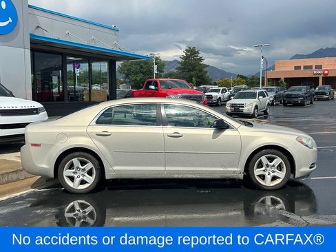 Used 2009 Chevrolet Malibu LS FWD image 2