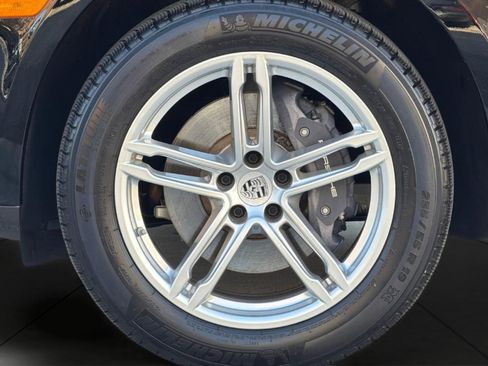 Used 2025 Porsche Macan w/ Premium Package Plus AWD/4WD image 25