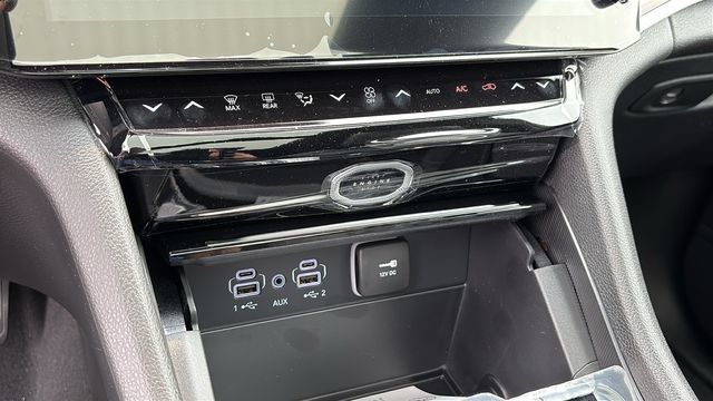New 2026 Jeep Grand Cherokee L Limited AWD/4WD image 17
