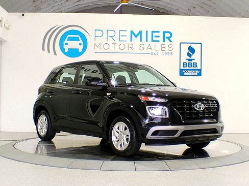 Used 2021 Hyundai Venue SE image 11