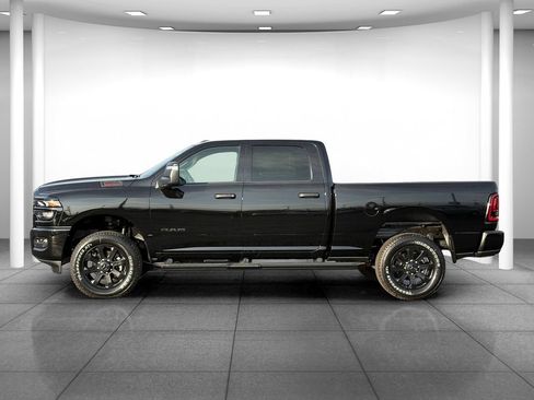 New 2026 RAM 2500 Big Horn AWD/4WD image 4