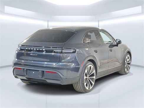 New 2025 Porsche Macan 4 Electric image 7