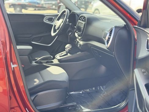 Used 2022 Kia Soul LX w/ Technology Package image 27