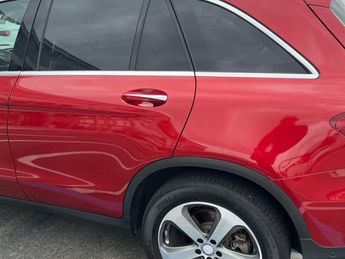 Used 2017 Mercedes-Benz GLC 300 4MATIC image 3