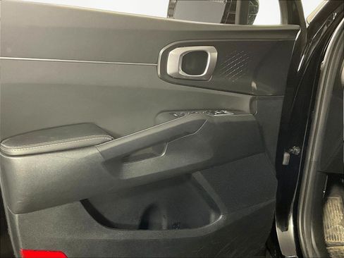 Certified 2023 Kia Sorento LX AWD/4WD image 20