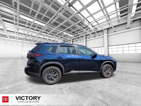 Used 2026 Nissan Rogue SV AWD/4WD image 2
