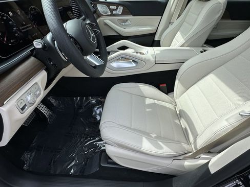 New 2026 Mercedes-Benz GLS 450 4MATIC image 10