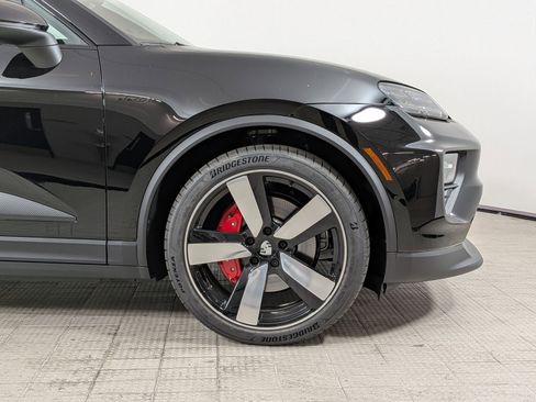 New 2026 Porsche Macan 4S Electric AWD/4WD image 11
