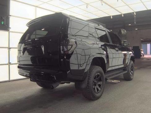 Used 2020 Toyota 4Runner TRD Off-Road Premium AWD/4WD image 2