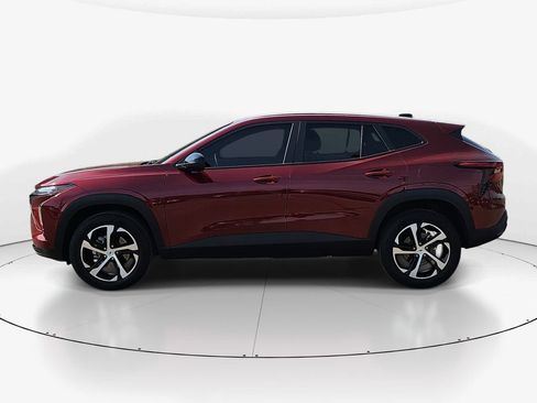 Used 2024 Chevrolet Trax RS image 9