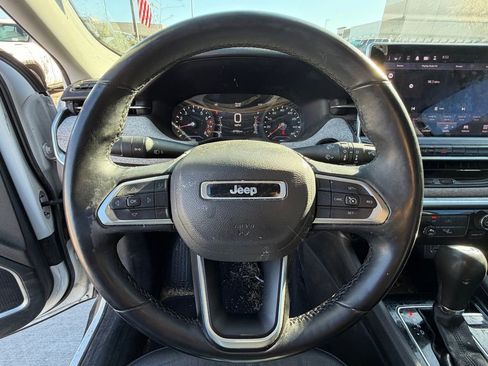 Used 2022 Jeep Compass Latitude image 14