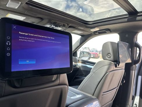 New 2026 Cadillac Escalade Platinum Sport AWD/4WD image 38