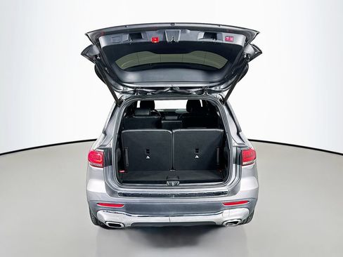 Used 2021 Mercedes-Benz GLB 250 w/ Premium Package image 28