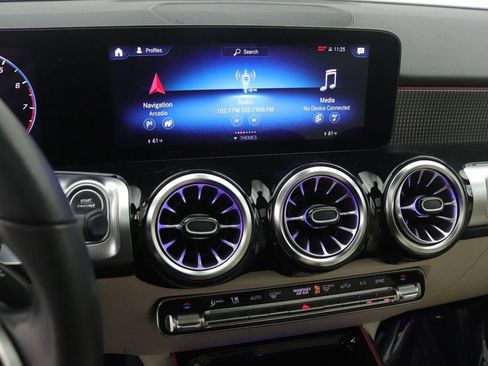 Certified 2022 Mercedes-Benz GLB 250 image 11