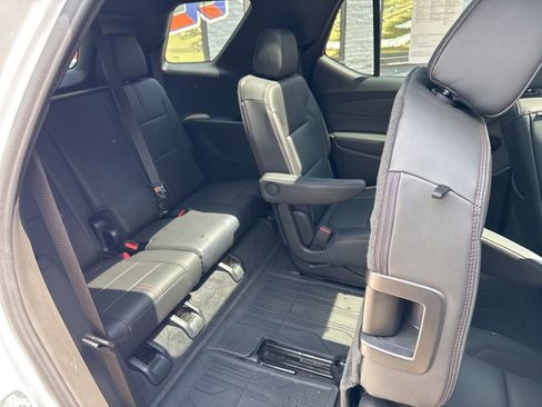 Used 2023 Chevrolet Traverse RS w/ LPO, Floor Liner Package AWD/4WD image 15