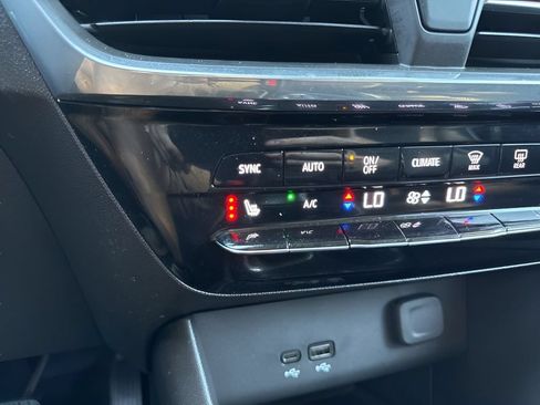 Used 2024 Buick Encore GX Avenir w/ Avenir Technology Package FWD image 20