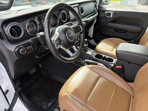 Used 2021 Jeep Gladiator Overland w/ Popular Equipment Package AWD/4WD image 30