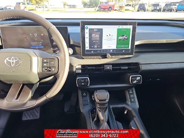Used 2026 Toyota RAV4 SE AWD/4WD image 17