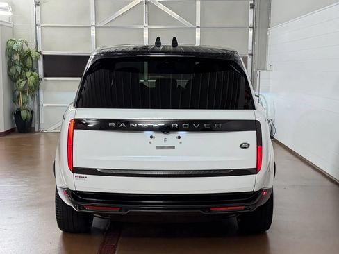 Used 2022 Land Rover Range Rover SE AWD/4WD image 4
