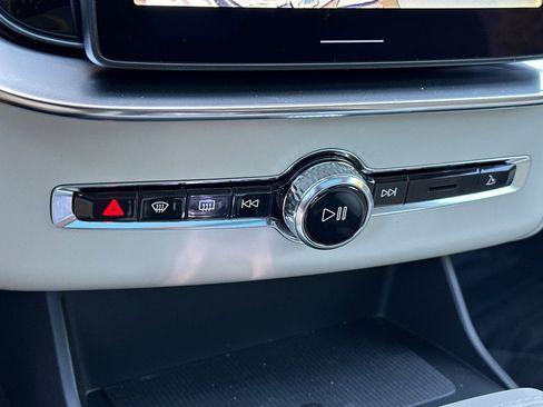 New 2026 Volvo XC90 T8 Ultra image 18