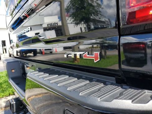 Used 2022 GMC Sierra 2500 AT4 AWD/4WD image 8
